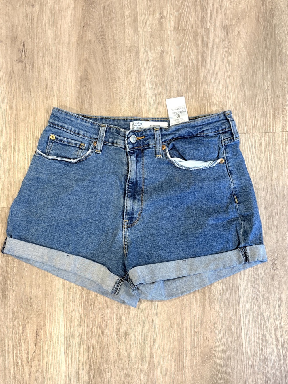 Signature by Levi Strauss & Co. High Rise Women’s Mom Shorts